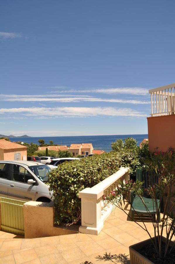 Logement Calme Proche Mer, 4 Personnes, St Aygulf Frejus Bagian luar foto