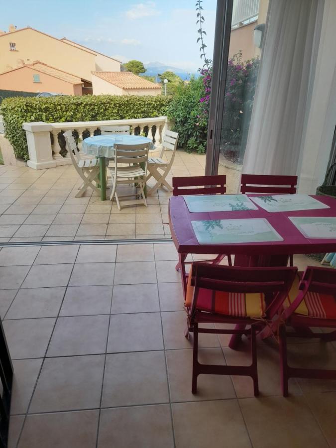 Logement Calme Proche Mer, 4 Personnes, St Aygulf Frejus Bagian luar foto