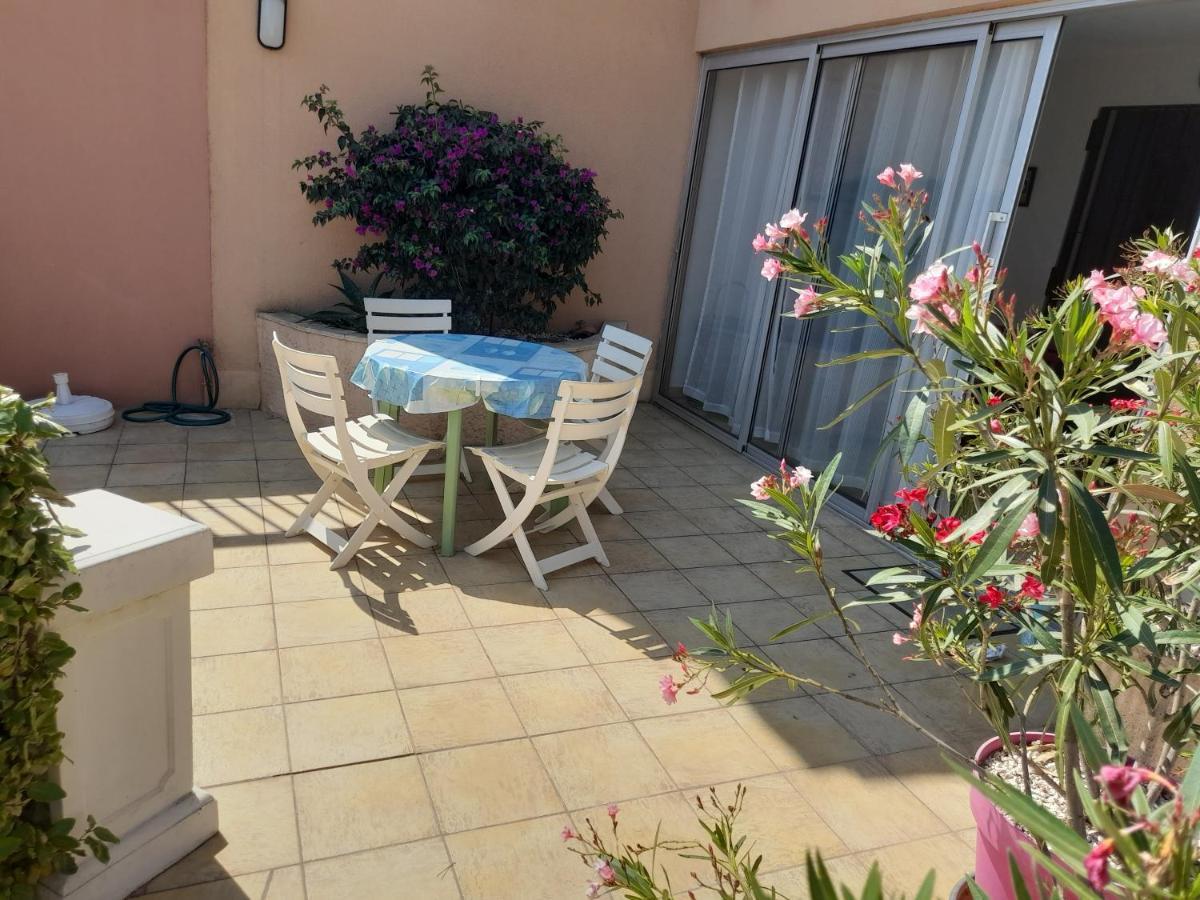 Logement Calme Proche Mer, 4 Personnes, St Aygulf Frejus Bagian luar foto