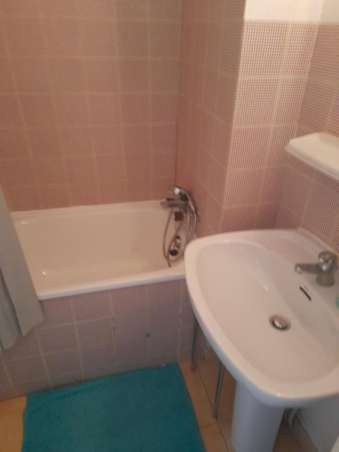Logement Calme Proche Mer, 4 Personnes, St Aygulf Frejus Bagian luar foto